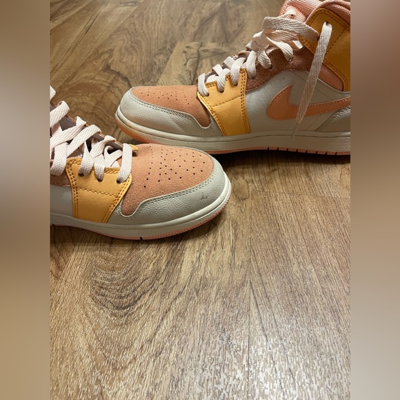 Nike Air Jordan 1 Mid Apricot Orange Womens Casual Trainers - Picture 4 of 5